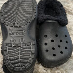 CROCS Black Fuzzy Lined Clog Pair
